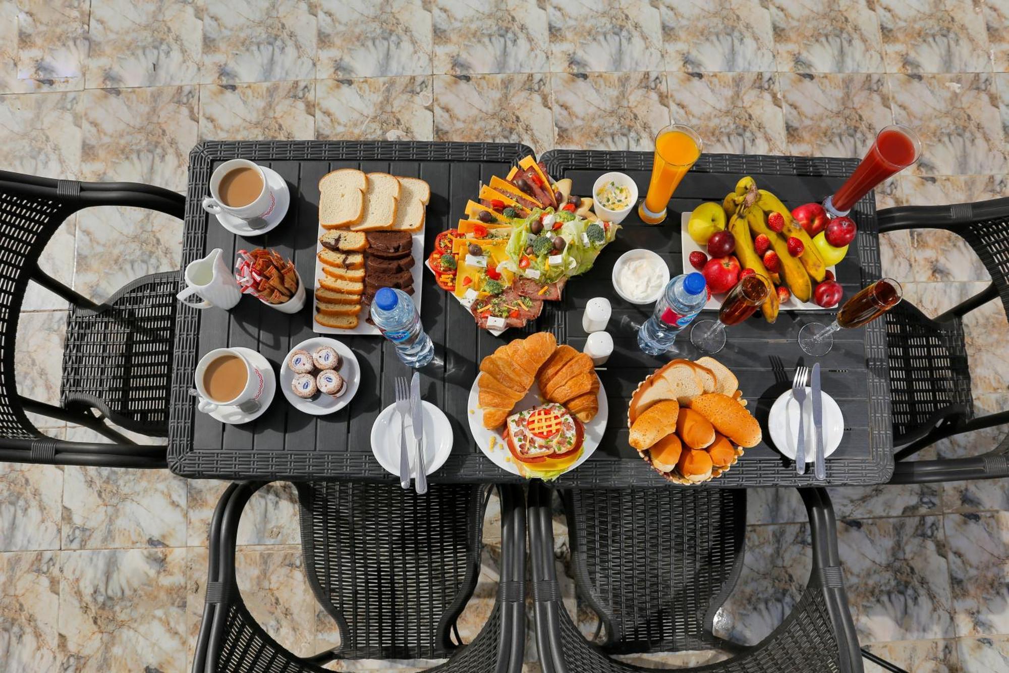Steps In Pyramids View Hotel Kafrat al Jabal Exterior foto